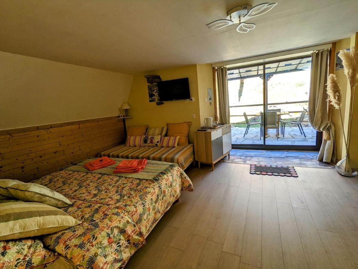 Chambres D'Hotes Le Lepadou-Bas Saint-Chély-dʼAubrac Esterno foto