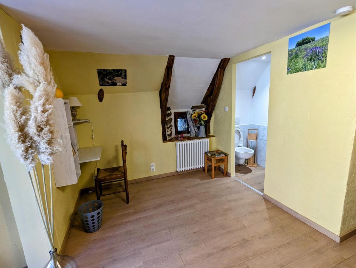 Chambres D'Hotes Le Lepadou-Bas Saint-Chély-dʼAubrac Esterno foto