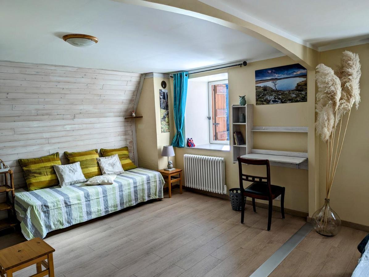 Chambres D'Hotes Le Lepadou-Bas Saint-Chély-dʼAubrac Esterno foto