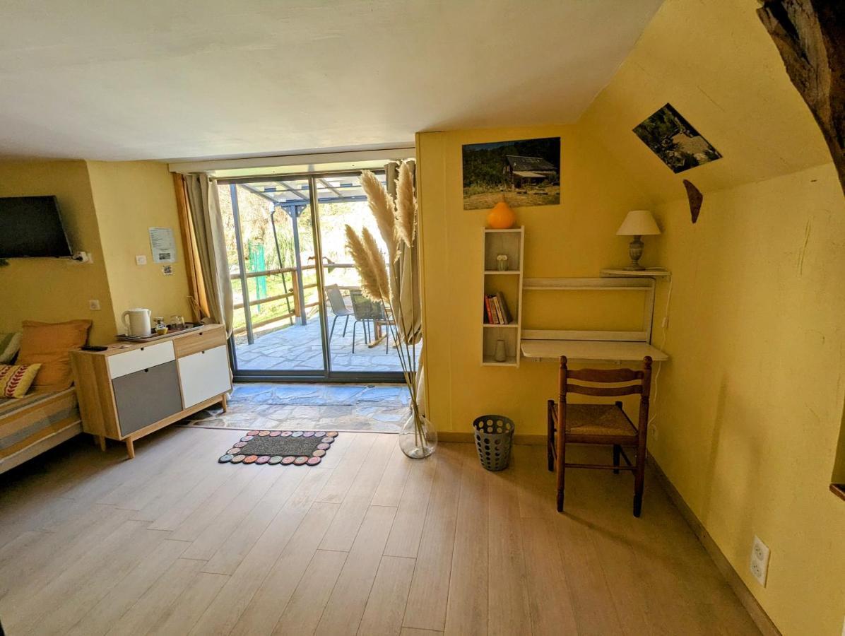 Chambres D'Hotes Le Lepadou-Bas Saint-Chély-dʼAubrac Esterno foto