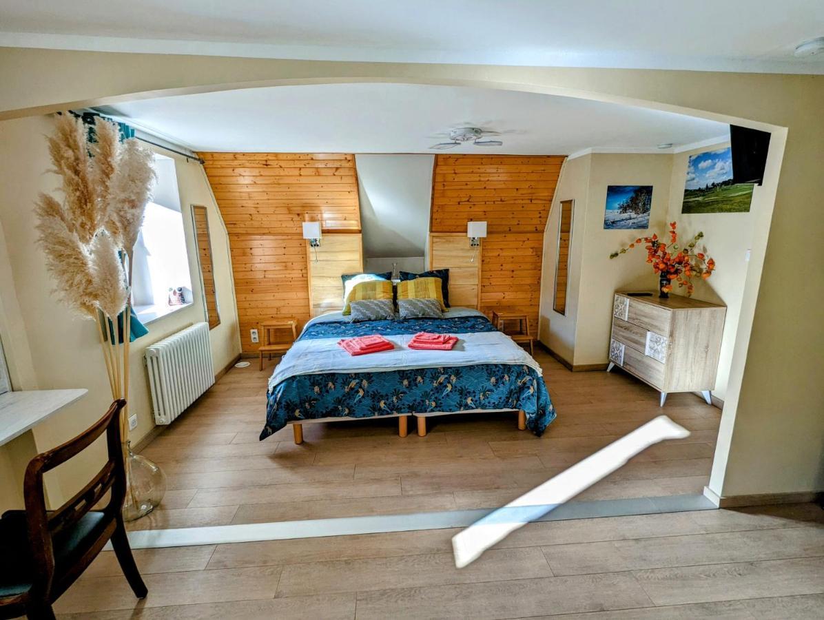 Chambres D'Hotes Le Lepadou-Bas Saint-Chély-dʼAubrac Esterno foto