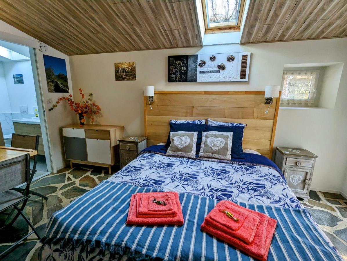 Chambres D'Hotes Le Lepadou-Bas Saint-Chély-dʼAubrac Esterno foto